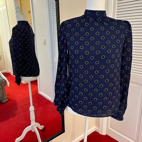 New Look spot pattern top in blue from ASOS - Picture 4 of 7